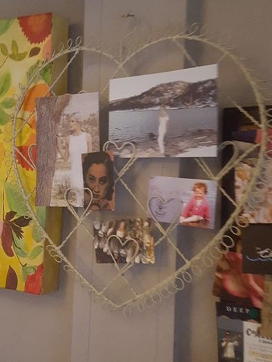 Wire Card Holder