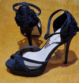 Black Cinders high heels size 4