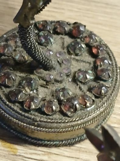 Beautiful Photo Tree, few crystals misding