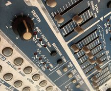 Roland SH 32