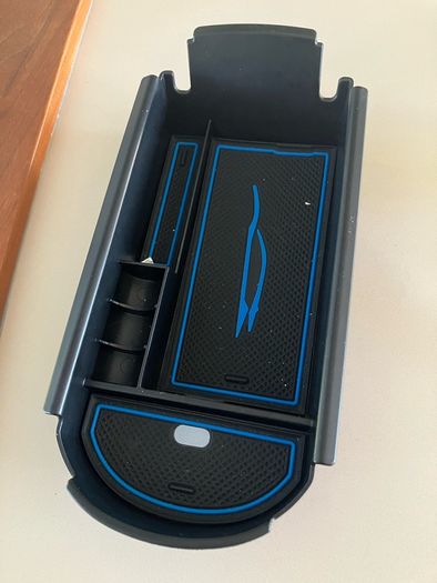 Insert tray for CHR Toyota