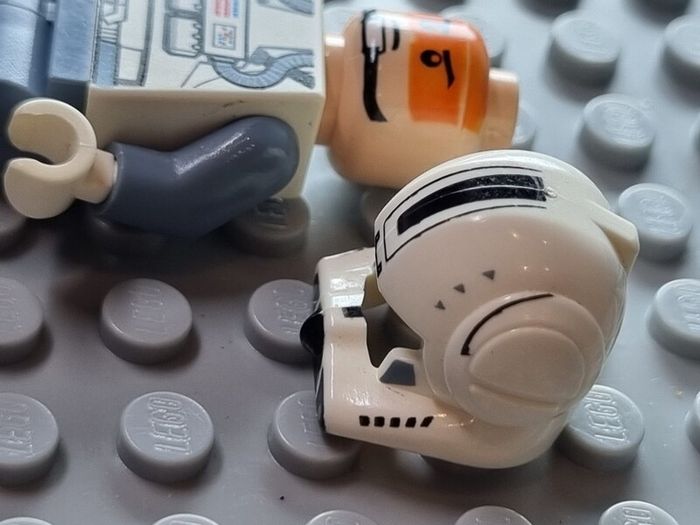 Lego Minifigure Clone Trooper Pilot
