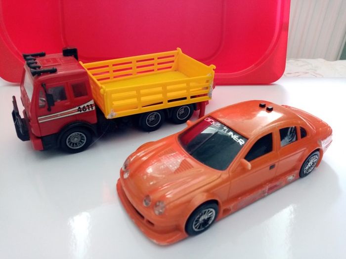 Toy vehicles