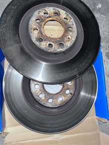 Golf r 2017 brakes discs / pads