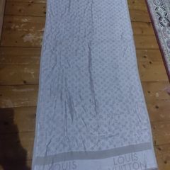lv scarf