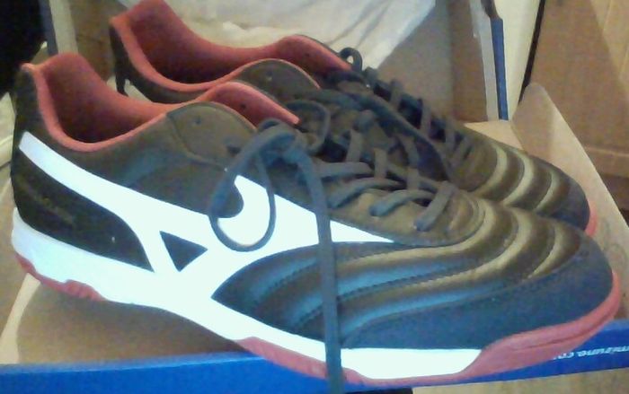 astro turf Mizuno Morelia Sala Classic IN - size 9