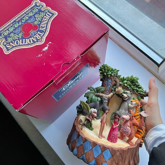 Collectible figurine "A Jungle Jubilee" by Disney Traditions
