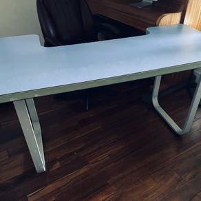 sturdy desk