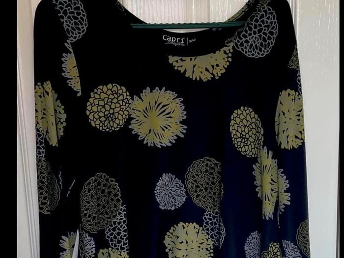 Capri Clothing Black & Chartreuse Floral Long Sleeve Tunic