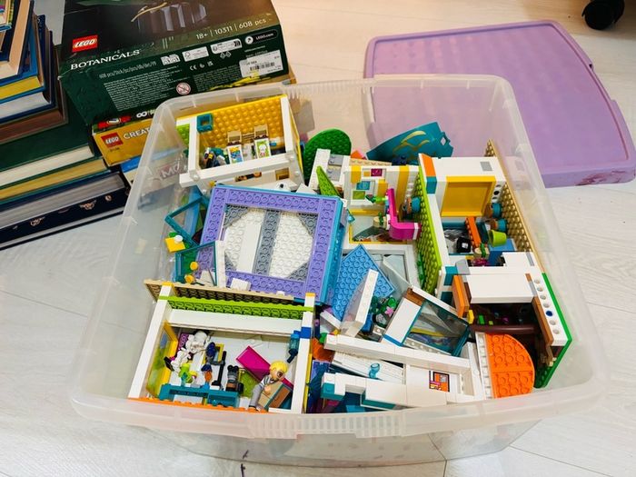 Big box of lego Disney and friends