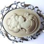 Vintage Cameo Brooch Image 8