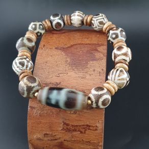 Antique Burmese Pumtek Pyu & Vintage Himalayan Treasure Vase Pattern Agate Bead Bracelet