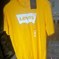Levis Tshirt Size L New