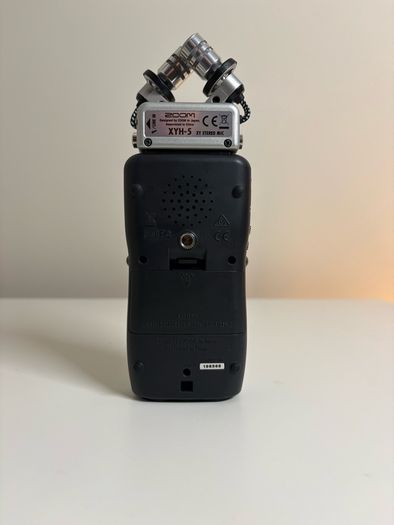 Zoom H5 Audio recorder, SD Card & hard case