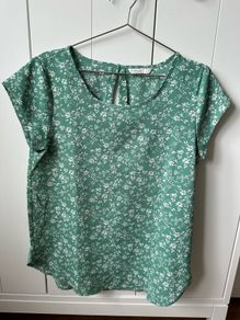Only women ladies top, t-shirt, like new, immaculate condition, barely used
