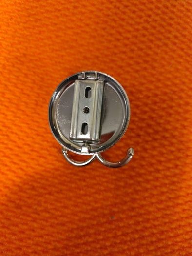 robe hook x 4