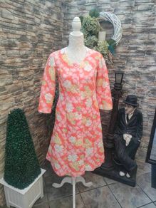 Vintage 50s 60s 70s peach floral Housecoat