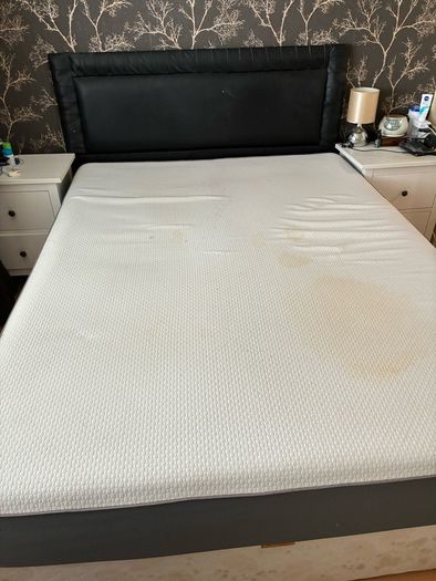 Kingsize Bed and Mattress