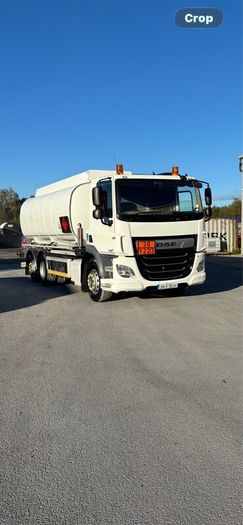 Oil tanker