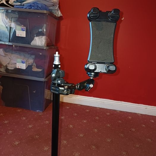 ipad Stand hand