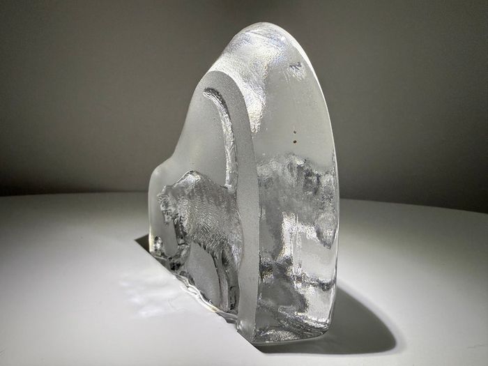 Vintage Edinburgh Crystal Cat Paperweight