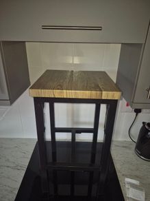 Bar Table  and high stools