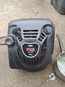 Lawnmower engine