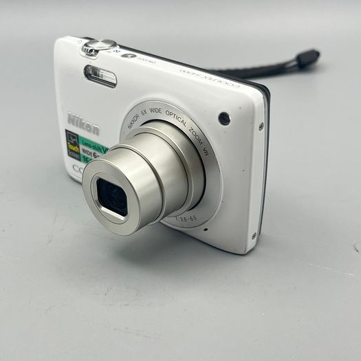 Nikon Coolpix S4300 16MP Digital Camera White Touchscreen - Full Kit