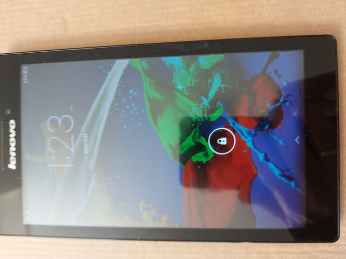 Lenovo Tab 2 Model A7-20F, 1GB Ram, 16GB HDD, in excellent condition