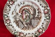 Vintage Johnson Bros HIS MAJESTY Turkey Dinner Plate