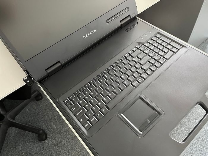 Belkin 19" 1U Widescreen Rackmount Console F1DC101H