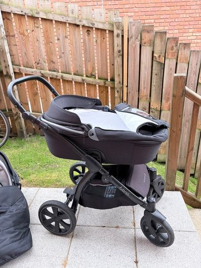 Noordi 2in1 Baby Pram  and Carrycot Excellent Condition
