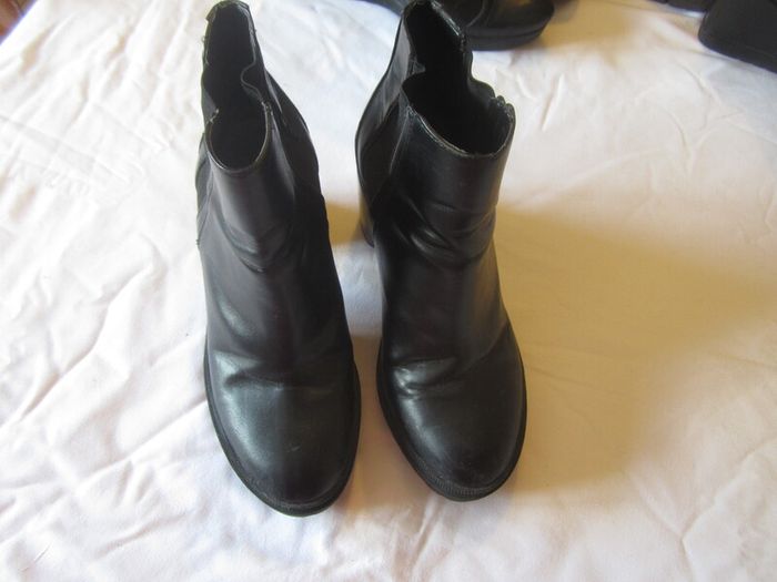 BERSHKA    black size 4