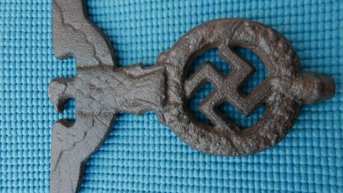 WW2 German Nazi large Cast Iron Third Reich Eagle pole top of flag (I think it's a reproduction)