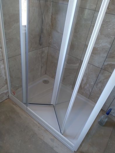 Folding Telescopic Shower Door.New