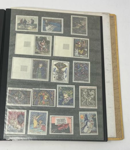 Collection: Austria (Osterreich) Stamps both mint an commemorative stamps on 45 pages