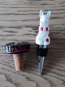 2 x Decorative Wine Stoppers