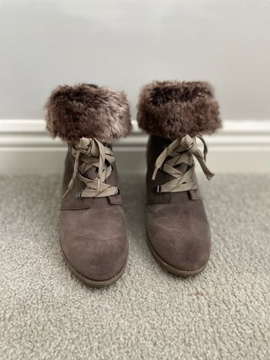 CLARKS Shoes Wedge 6.5UK in Great condition like new