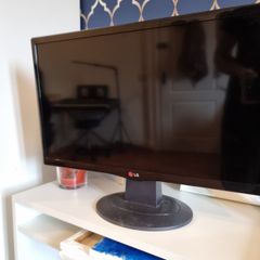 LG 24 inch Full HD TV Monitor