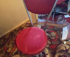 2 vintage chairs from the 80's read full ad