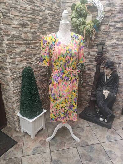 Vintage colourful print dress Paris