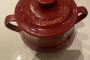 Le creuset small bean pot