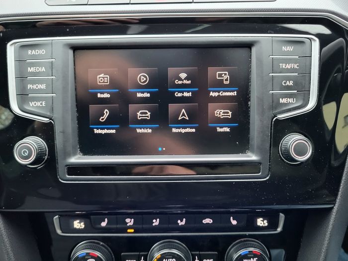 VW volkswagen passat Headunit radio screen + plastic trim