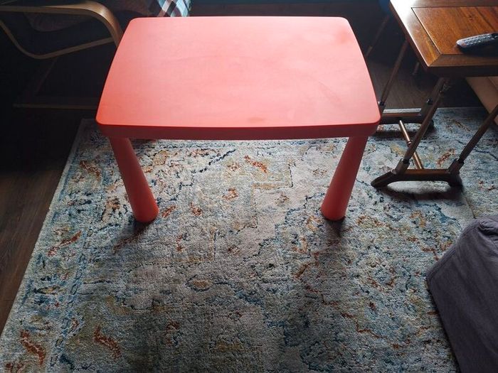 Mammut Childrens chair and table