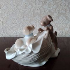 Tengra Valencia Spain Porcelain Figurine " Puppies at Play"