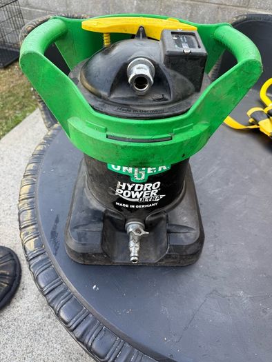 Hydropower window cleaner