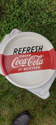 Coca Cola,advertising metal drinks tray ,,nice condition, buyer collects or pays postage thank you, sold as seen ,see pictures for condition