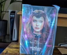 Hot Toys Marvel Wandavision The Scarlet Witch 1/6 Scale Figure
