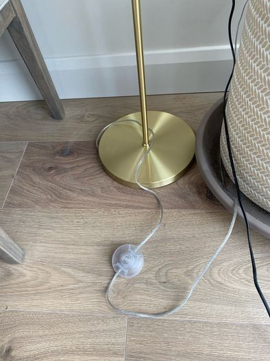 Standard floor lamp