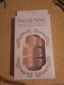 false toenails